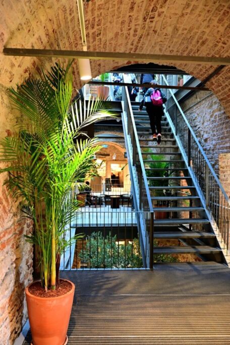 Karaköy Kuyumcu Han: Restorasyon Hikayesi ve Gezi Notları